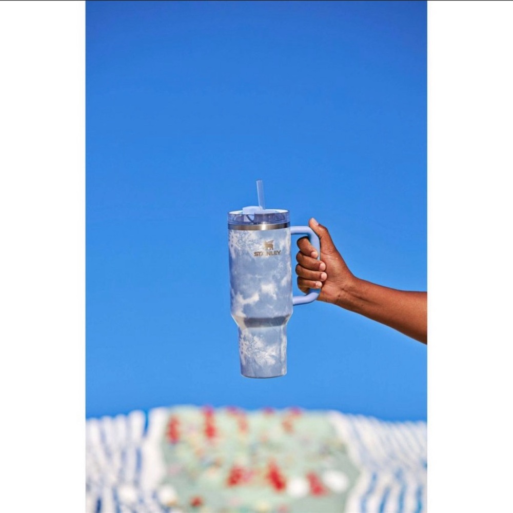 Target Exclusive Stanley 40oz Quencher Ocean Tie Dye H2.0 Tumbler - Picture 2 of 16